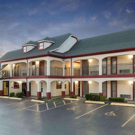 Travelodge Inn & Suites By Wyndham Norman Ngoại thất bức ảnh