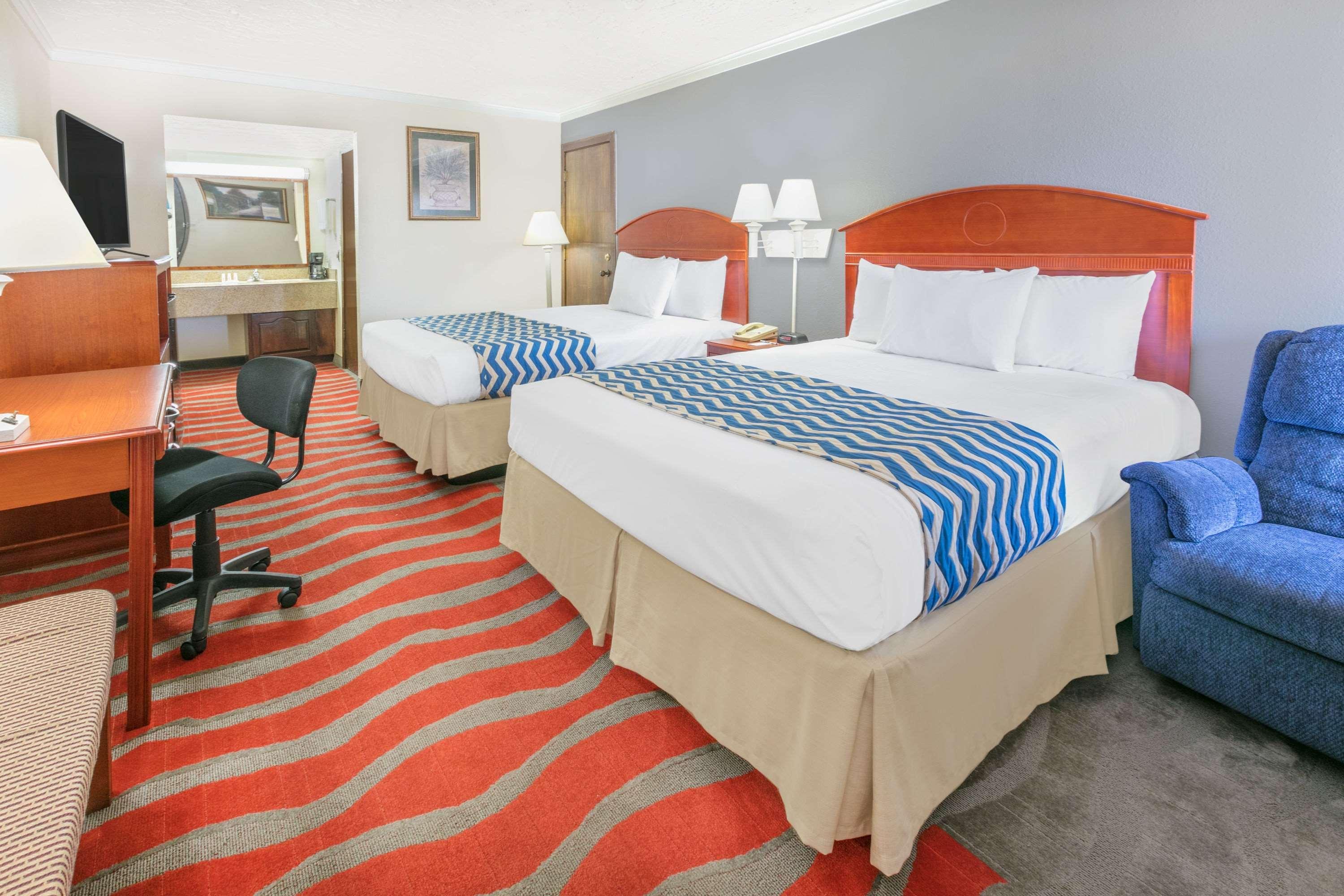Travelodge Inn & Suites By Wyndham Norman Ngoại thất bức ảnh