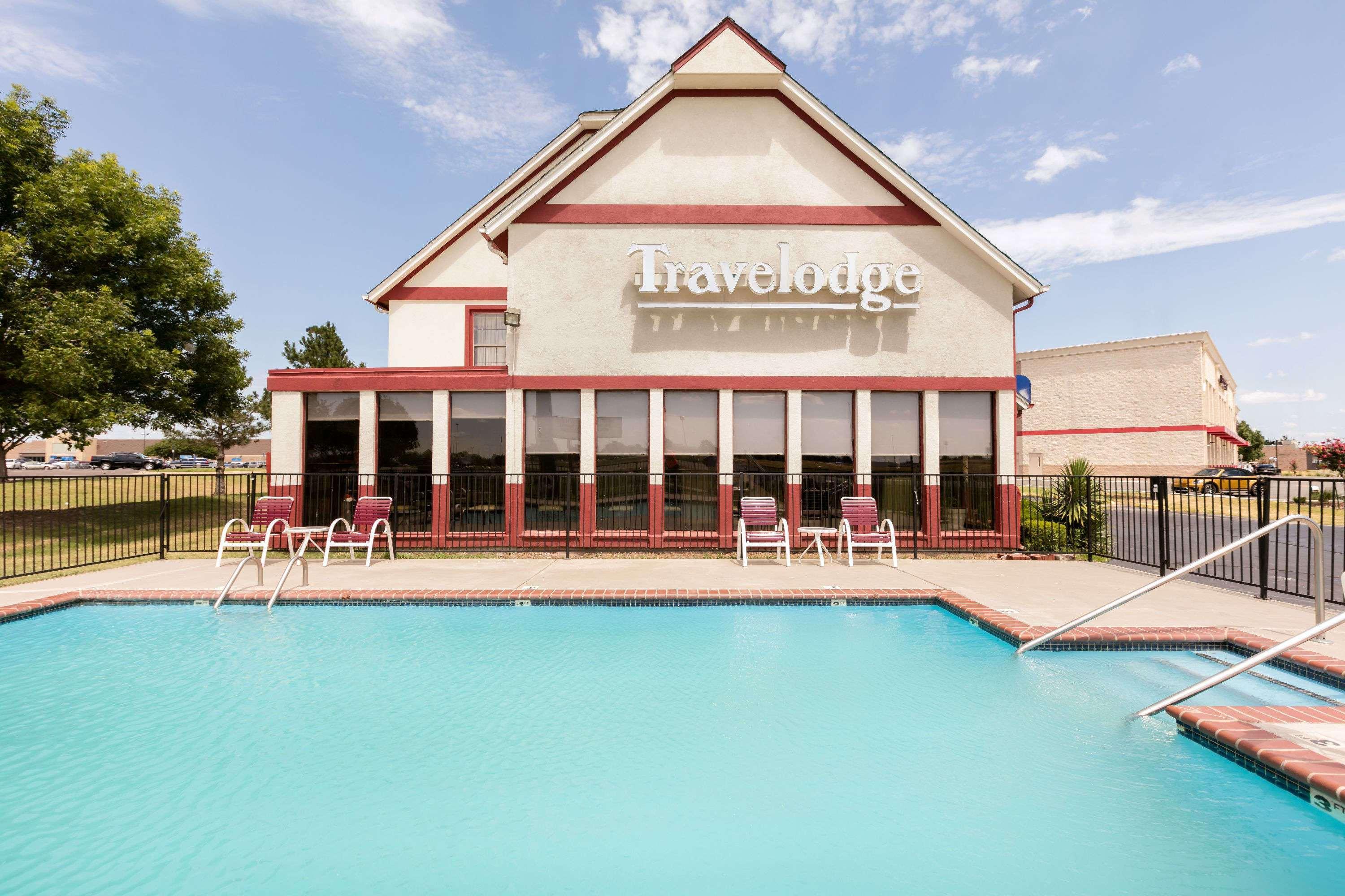 Travelodge Inn & Suites By Wyndham Norman Ngoại thất bức ảnh