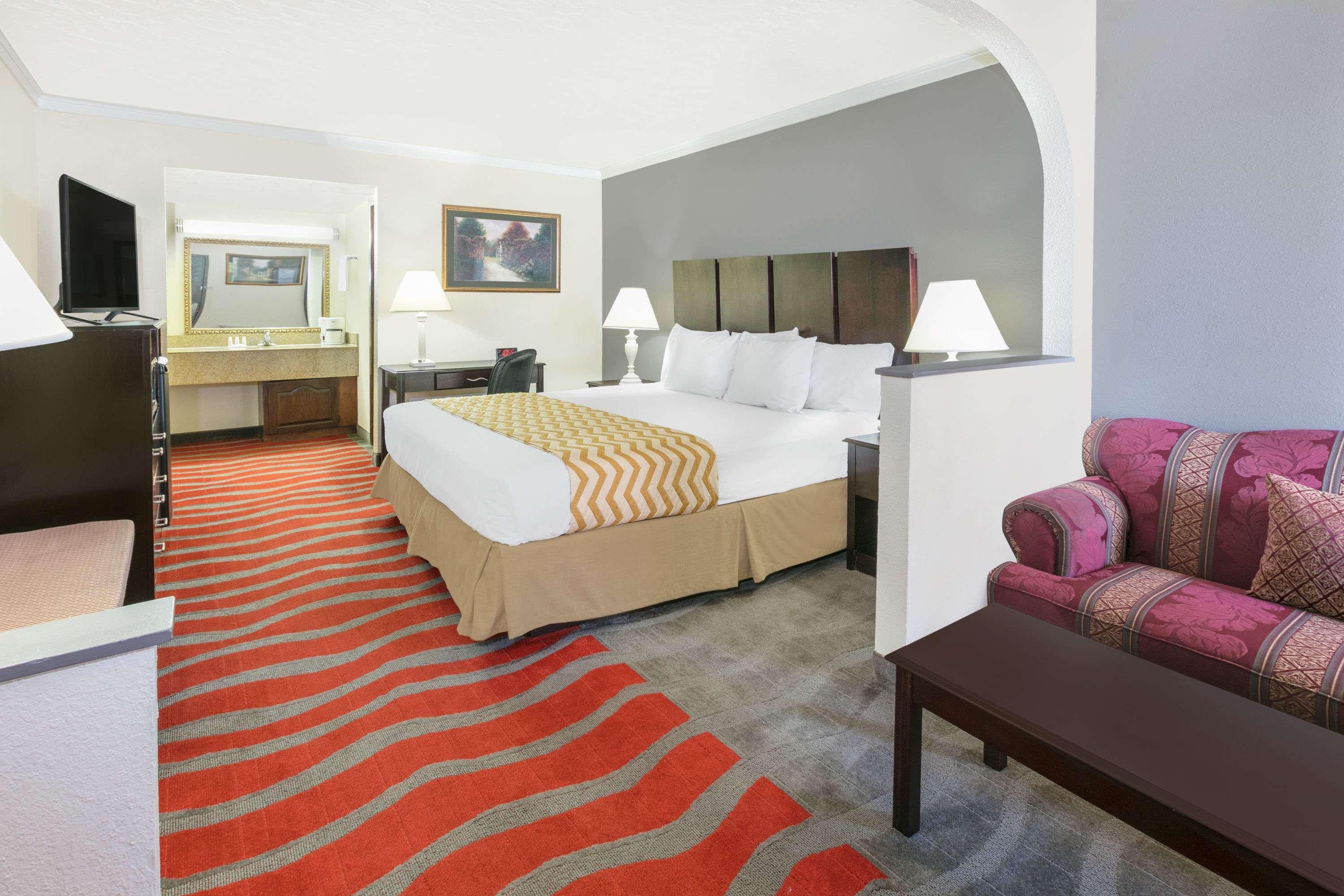 Travelodge Inn & Suites By Wyndham Norman Ngoại thất bức ảnh
