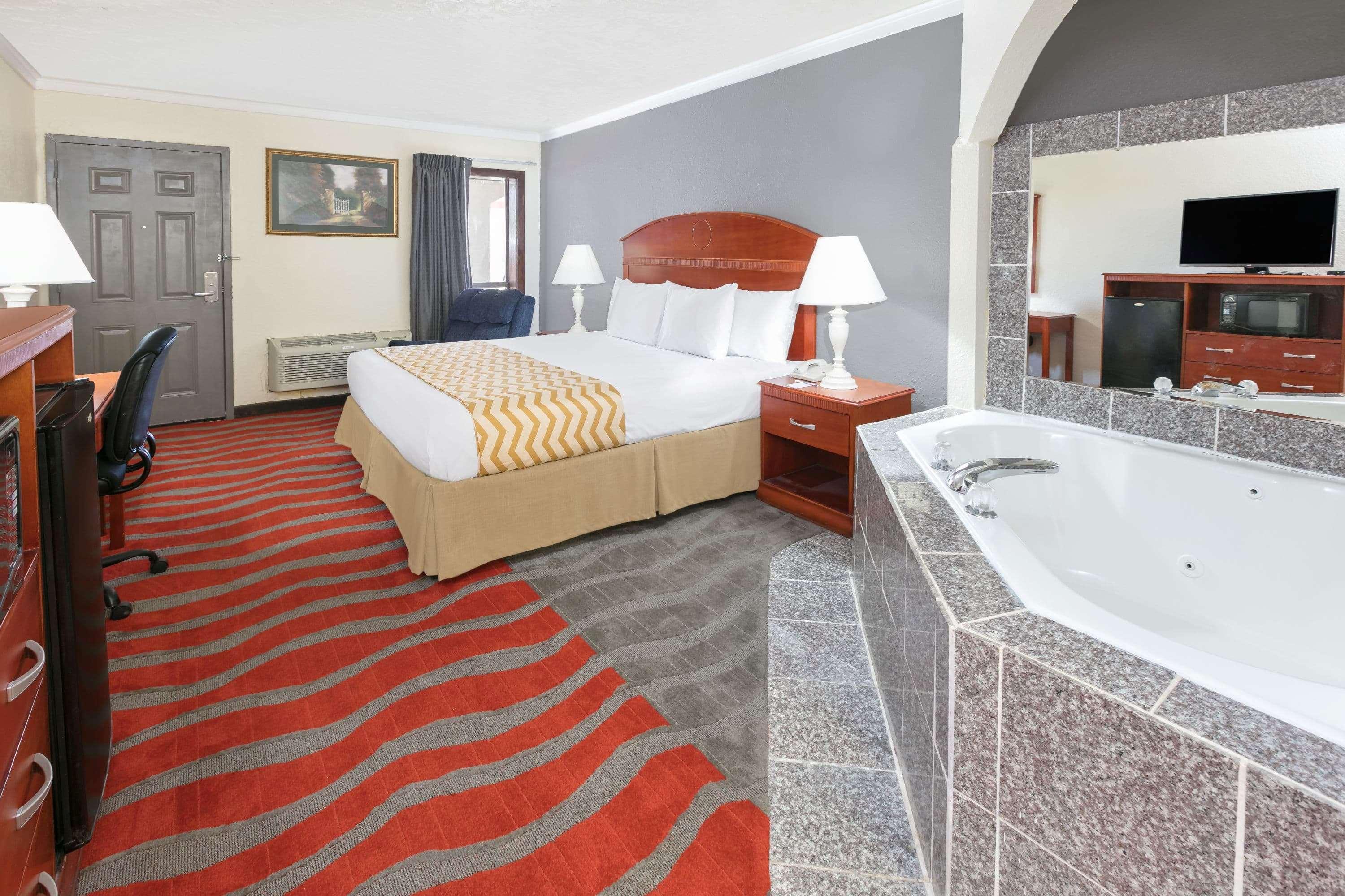 Travelodge Inn & Suites By Wyndham Norman Ngoại thất bức ảnh
